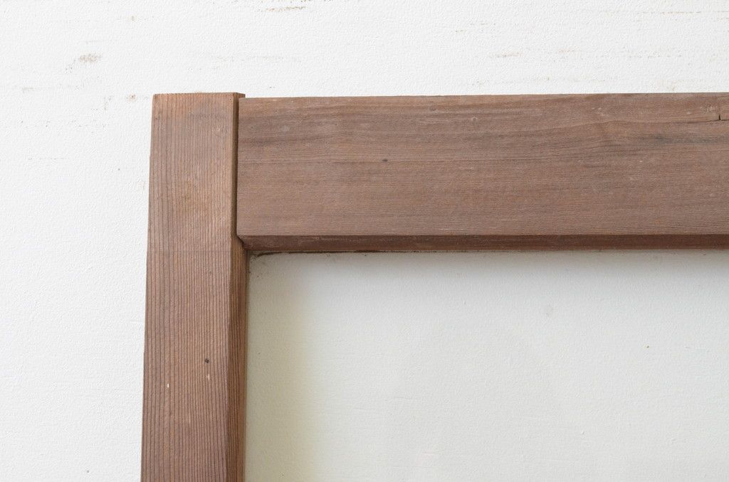 アンティーク建具 経年を感じさせる木味が魅力的 レトロな雰囲気漂う大判ガラス戸(引き戸)(R-067178)