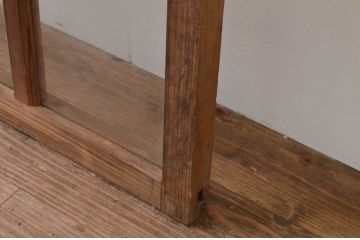アンティーク建具　経年を感じさせる和の風情が魅力的なマス目(升目)の幅広ガラス戸1枚(引き戸)(R‐067179)