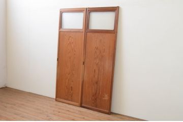 アンティーク建具　杉材一枚板　美しい杢目が魅力の幅狭引き戸2枚セット(板戸、ガラス戸)(R‐067181)