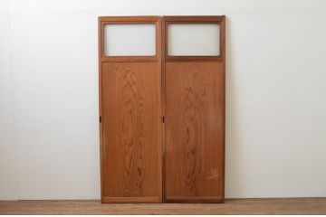 アンティーク建具　杉材一枚板　美しい杢目が魅力の幅狭引き戸2枚セット(板戸、ガラス戸)(R‐067181)