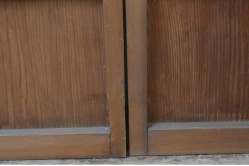 アンティーク建具　杉材一枚板　美しい杢目が魅力の幅狭引き戸2枚セット(板戸、ガラス戸)(R‐067181)
