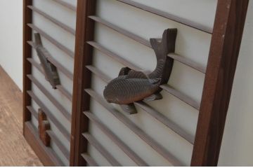 アンティーク建具　美しい鯉の彫刻が目を惹くガラス入り書院戸2枚セット(窓、ガラス戸、引き戸)(R‐067182)