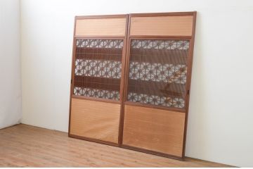 アンティーク建具　和の空間作りにもおすすめな組子格子入りの引き戸2枚セット(引き戸、ガラス戸)(R-067185)