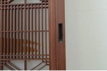 アンティーク建具　和の空間作りにもおすすめな組子格子入りの引き戸2枚セット(引き戸、ガラス戸)(R-067185)