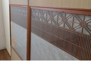 アンティーク建具　和の空間作りにもおすすめな組子格子入りの引き戸2枚セット(引き戸、ガラス戸)(R-067185)
