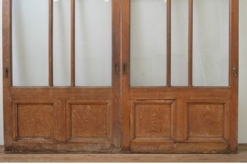 アンティーク建具　ペイント仕上げ限定　上手物!!　大正ロマンの雰囲気漂う古いナラ材のガラス戸2枚セット(引き戸)(R-067190)