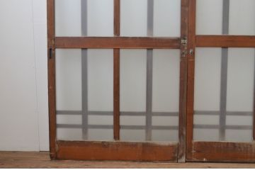 アンティーク建具　ペイント仕上げ限定　レトロな雰囲気が漂う玄関引き戸2枚セット(玄関戸、ガラス戸、格子戸)(R-067195)