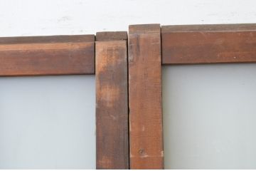 アンティーク建具　ペイント仕上げ限定　レトロな雰囲気が漂う玄関引き戸2枚セット(玄関戸、ガラス戸、格子戸)(R-067195)
