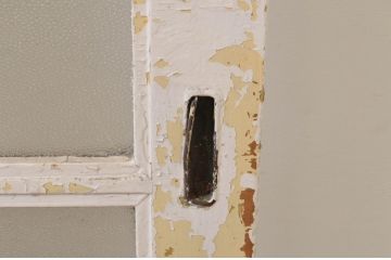 アンティーク建具　ペイント仕上げ限定　重厚!!存在感のある佇まいが魅力な升目(マス目)ペイントガラス戸2枚セット(引き戸、格子戸)(R-067198)