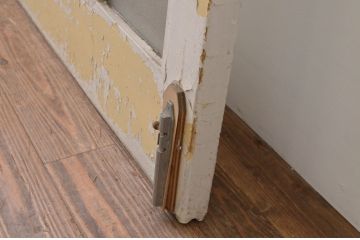 アンティーク建具　ペイント仕上げ限定　重厚!!存在感のある佇まいが魅力な升目(マス目)ペイントガラス戸2枚セット(引き戸、格子戸)(R-067198)