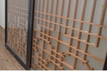 アンティーク建具　上質な和の空間作りにおすすめな両面ガラスの書院戸4枚セット(引き戸、ガラス戸、窓、組子入り)(R-067209)