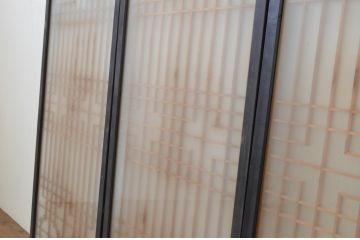 アンティーク建具　上質な和の空間作りにおすすめな両面ガラスの書院戸4枚セット(引き戸、ガラス戸、窓、組子入り)(R-067209)