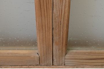 アンティーク建具　ペイント仕上げ限定　ペンキの剥げたシンプルなデザインが魅力のガラス窓2枚セット(引き戸、ガラス戸)(R-067210)