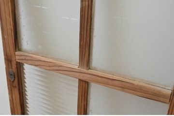 アンティーク建具　ペイント仕上げ限定　ペンキの剥げたシンプルなデザインが魅力のガラス窓2枚セット(引き戸、ガラス戸)(R-067210)
