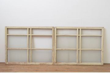 アンティーク建具　レトロな風合いが味わい深いペンキの剥げたガラス窓2枚セット(引き戸、ガラス戸)(R-067211)