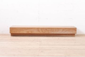 和製アンティーク　欅(ケヤキ)材　美しい杢目が目を惹くあがり框(飾り台、上がり框、ローボード、テレビ台、陳列棚)(R-067227)