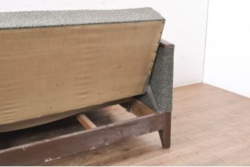 和製アンティーク　昭和レトロ　ミッドセンチュリーの空間づくりに活躍するソファベッド(3人掛けソファ、トリプルソファ)(R-067228)