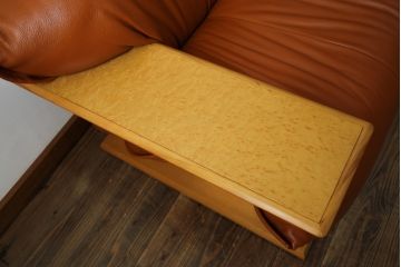 中古　美品　モリシゲ(MORISHIGE/森繁)　G-アーク　本革(レザー)　お洒落なモダンデザインが魅力の3人掛けソファ(アームソファ、三人掛けソファ、トリプルソファ)(定価約55万円)(R-067237)