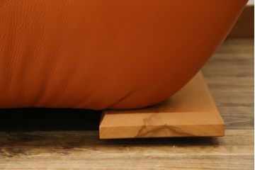 中古　美品　モリシゲ(MORISHIGE/森繁)　G-アーク　本革(レザー)　お洒落なモダンデザインが魅力の3人掛けソファ(アームソファ、三人掛けソファ、トリプルソファ)(定価約55万円)(R-067237)