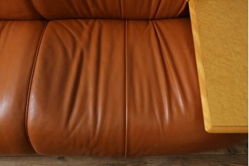 中古　モリシゲ(MORISHIGE/森繁)　G-アーク　本革(レザー)　お洒落なモダンデザインが魅力の2人掛けソファ(二人掛けソファ、2P、ラブソファ、アームソファ)(R-067238)