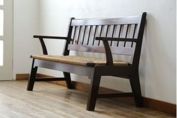 中古　稀少　特注品　松本民芸家具　縦桟背もたれのすっきりしたデザインが目を引くラッシベンチ(2人掛け、2.5人掛け、3人掛け、長イス、長椅子、アームチェア、ダイニングチェア)(R-067241)