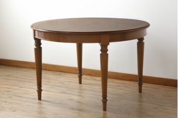 中古　希少　絶版品!!　イタリア製　メデア(Medea)　優美な佇まいが魅力的!!天板の美しい木目が目を惹くダイニングテーブル(エクステンションテーブル、拡張式テーブル、食卓、4人掛け、6人掛け、ラウンドテーブル)(定価約85万円)(R-067242)