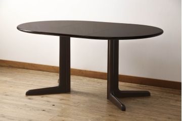 デンマークビンテージ　美品!!　グドメ社(GUDME)　希少なローズウッド材が使われたダイニングテーブル(エクステンションテーブル、食卓、伸長式ダイニングテーブル、2人掛け、4人掛け、6人掛け、ラウンドテーブル、ヴィンテージ、北欧)(R-067243)