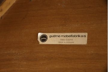 デンマークビンテージ　美品!!　グドメ社(GUDME)　希少なローズウッド材が使われたダイニングテーブル(エクステンションテーブル、食卓、伸長式ダイニングテーブル、2人掛け、4人掛け、6人掛け、ラウンドテーブル、ヴィンテージ、北欧)(R-067243)