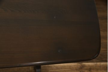 イギリスビンテージ　ERCOL(アーコール)　クラシカルな雰囲気漂うダイニングテーブル(4人掛け、6人掛け、食卓、作業台、ヴィンテージ、英国、北欧)(R-067244)