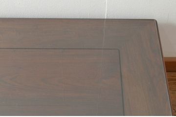中古　美品　京指物　西村作　花梨(カリン)材　漆塗り　深みのある色合いが魅力の彫刻入り座卓(ローテーブル、センターテーブル)(R-067245)