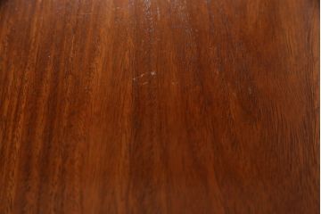 和製ビンテージ　唐木材　花梨(カリン)材の味わい深い色合いが美しいデスクとチェアのセット(両袖机、ニーホールデスク、ワークデスク、在宅用、在宅ワーク用、椅子、イス、板座チェア、ヴィンテージ)(R-067247)