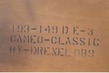 中古　DREXEL HERITAGE(ドレクセルヘリテイジ)　Cameo Classics(キャメオクラシックス)　優雅なひとときを演出するカクテルテーブル(センターテーブル、ローテーブル、リビングテーブル、カフェテーブル)(定価約60万円)(R-067248)