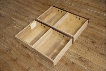 中古　岩谷堂箪笥　漆塗り　和モダンな空間づくりにおすすめの茶箪笥(収納棚、戸棚、飾り棚、サイドボード、サイドキャビネット)(R-067286)