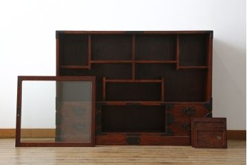 中古　岩谷堂箪笥　漆塗り　和モダンな空間づくりにおすすめの茶箪笥(収納棚、戸棚、飾り棚、サイドボード、サイドキャビネット)(R-067286)