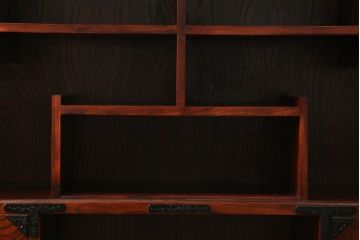 中古　岩谷堂箪笥　漆塗り　和モダンな空間づくりにおすすめの茶箪笥(収納棚、戸棚、飾り棚、サイドボード、サイドキャビネット)(R-067286)