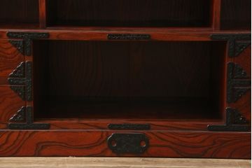 中古　岩谷堂箪笥　漆塗り　和モダンな空間づくりにおすすめの茶箪笥(収納棚、戸棚、飾り棚、サイドボード、サイドキャビネット)(R-067286)
