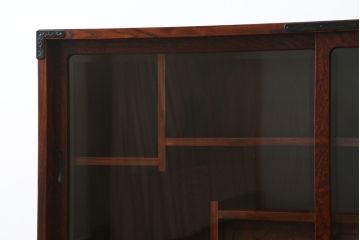 中古　岩谷堂箪笥　漆塗り　和モダンな空間づくりにおすすめの茶箪笥(収納棚、戸棚、飾り棚、サイドボード、サイドキャビネット)(R-067286)