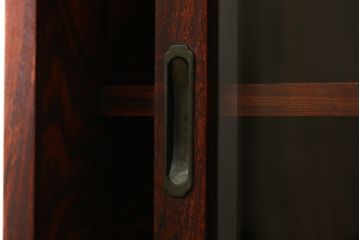 中古　岩谷堂箪笥　漆塗り　和モダンな空間づくりにおすすめの茶箪笥(収納棚、戸棚、飾り棚、サイドボード、サイドキャビネット)(R-067286)