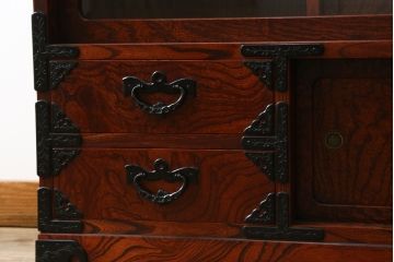中古　岩谷堂箪笥　漆塗り　和モダンな空間づくりにおすすめの茶箪笥(収納棚、戸棚、飾り棚、サイドボード、サイドキャビネット)(R-067286)