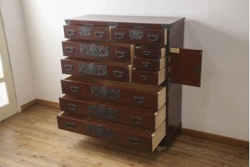中古　美品　二本松工藝館　田中家具　欅(ケヤキ)材　会津桐材　重厚感ある佇まいが魅力的な二本松箪笥(収納たんす、衣装箪笥、和タンス、整理箪笥、引き出し)(R-067287)