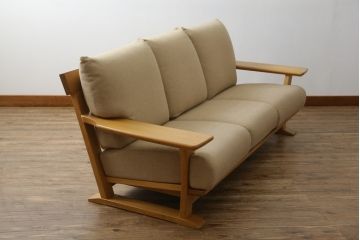 中古　美品　柏木工(KASHIWA、かしわ)　ナチュラルな色合いが優しい雰囲気を醸し出す三人掛けソファ(3P、3人掛けソファ、トリプルソファ、アームソファ)(R-067288)