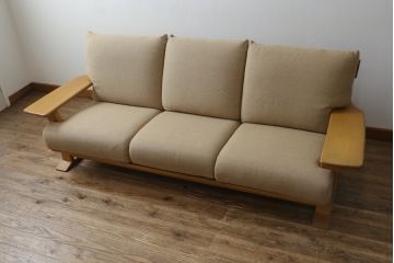 中古　美品　柏木工(KASHIWA、かしわ)　ナチュラルな色合いが優しい雰囲気を醸し出す三人掛けソファ(3P、3人掛けソファ、トリプルソファ、アームソファ)(R-067288)