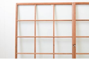 アンティーク建具　温かみのある木味が魅力の升目(マス目)格子のガラス戸2枚セット(引き戸、格子戸)(R-067299)
