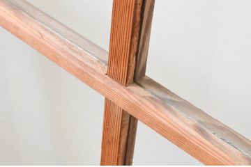 アンティーク建具　温かみのある木味が魅力の升目(マス目)格子のガラス戸2枚セット(引き戸、格子戸)(R-067299)