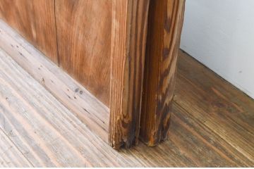 アンティーク建具　温かみのある木味が魅力の升目(マス目)格子のガラス戸2枚セット(引き戸、格子戸)(R-067299)
