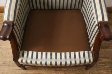 中古　神戸洋家具　メープル不二屋　優雅な佇まいが魅力的な1人掛けソファ(ラウンジチェア、1P、一人掛け)(R-067303)
