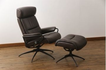 中古　美品　EKORNES(エコーネス)　トーキョー　ヘッドレスト付ローバック　Mサイズ　スタイリッシュなデザインが魅力のストレスレスチェア&オットマンのセット(スターベース、1人掛けソファ、一人掛けソファ、1Pソファ、アームチェア、リクライニングチェア、フットスツール、北欧、本革、レザーチェア)(定価約35万2千円)(R-067304)