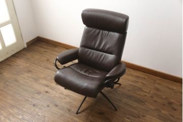 中古　美品　EKORNES(エコーネス)　トーキョー　ヘッドレスト付ローバック　Mサイズ　スタイリッシュなデザインが魅力のストレスレスチェア&オットマンのセット(スターベース、1人掛けソファ、一人掛けソファ、1Pソファ、アームチェア、リクライニングチェア、フットスツール、北欧、本革、レザーチェア)(定価約35万2千円)(R-067304)
