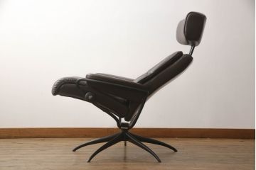 中古　美品　EKORNES(エコーネス)　トーキョー　ヘッドレスト付ローバック　Mサイズ　スタイリッシュなデザインが魅力のストレスレスチェア&オットマンのセット(スターベース、1人掛けソファ、一人掛けソファ、1Pソファ、アームチェア、リクライニングチェア、フットスツール、北欧、本革、レザーチェア)(定価約35万2千円)(R-067304)