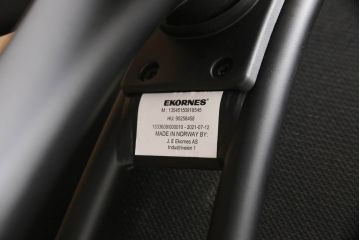 中古　美品　EKORNES(エコーネス)　トーキョー　ヘッドレスト付ローバック　Mサイズ　スタイリッシュなデザインが魅力のストレスレスチェア&オットマンのセット(スターベース、1人掛けソファ、一人掛けソファ、1Pソファ、アームチェア、リクライニングチェア、フットスツール、北欧、本革、レザーチェア)(定価約35万2千円)(R-067304)